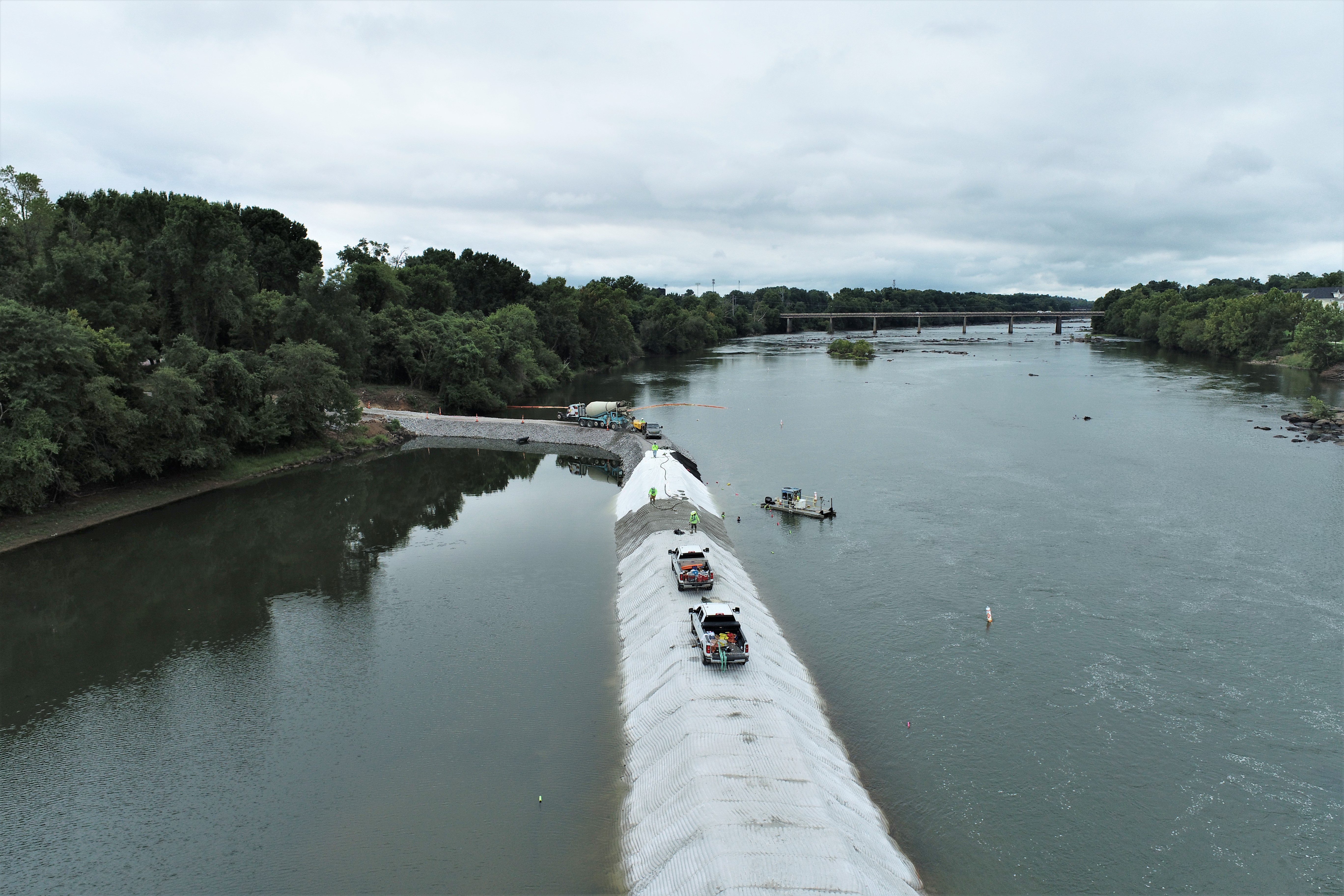 Armoring cofferdam in process